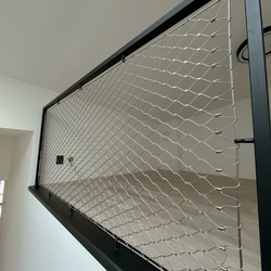 Metal railing with stainless steel mesh